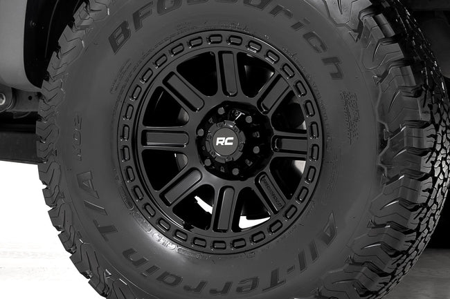 Rough Country 84 Series Wheel | Gloss Black | 18x8.5 | 6x5.5 | +0mm - The Suspension Specialists