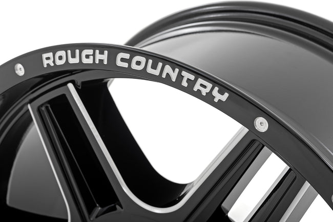 Rough Country 92 Series Wheel | Machined One-Piece | Gloss Black | 18x9 | 5x5.5 | +0mm - The Suspension Specialists