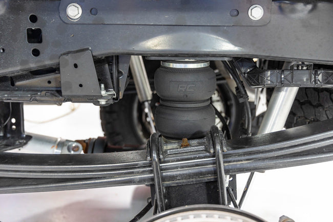 Air Spring Kit w/compressor | Ford F-250/F-350 Super Duty 4WD (2017-2022) - The Suspension Specialists