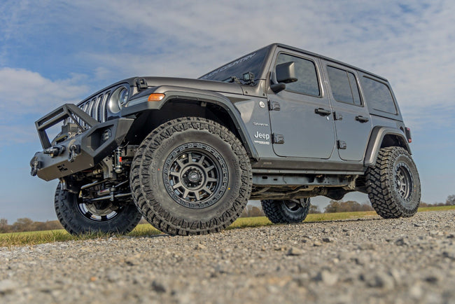Rough Country 85 Series Wheel | Simulated Beadlock | Gunmetal Gray/Black | 17x9 | 5x5 | -12mm - The Suspension Specialists
