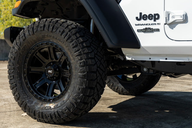 Rough Country 84 Series Wheel | Gloss Black | 18x8.5 | 5x5 | +0mm - The Suspension Specialists