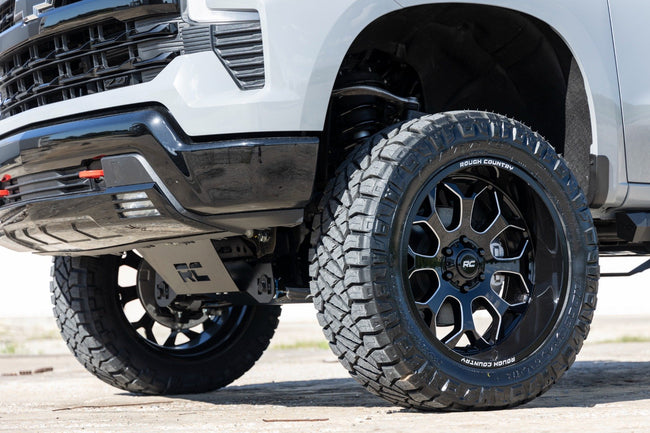 Rough Country 96 Series Wheel | One-Piece | Gloss Black | 22x10 | 6x5.5 | -19mm - The Suspension Specialists