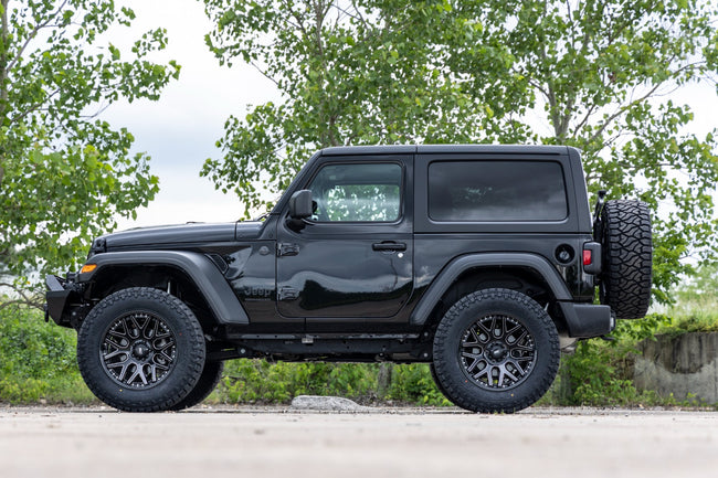 Rough Country 95 Series Wheel | Machined One-Piece | Gloss Black | 20x10 | 5x5 | -19mm - The Suspension Specialists